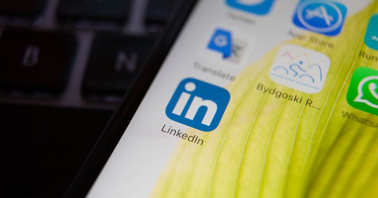 EspinalLab's tweet image. LinkedIn Q3 sales up 23% to $960M in its last earnings ahead of MSFT acquisition dlvr.it/MXhb70 #TC