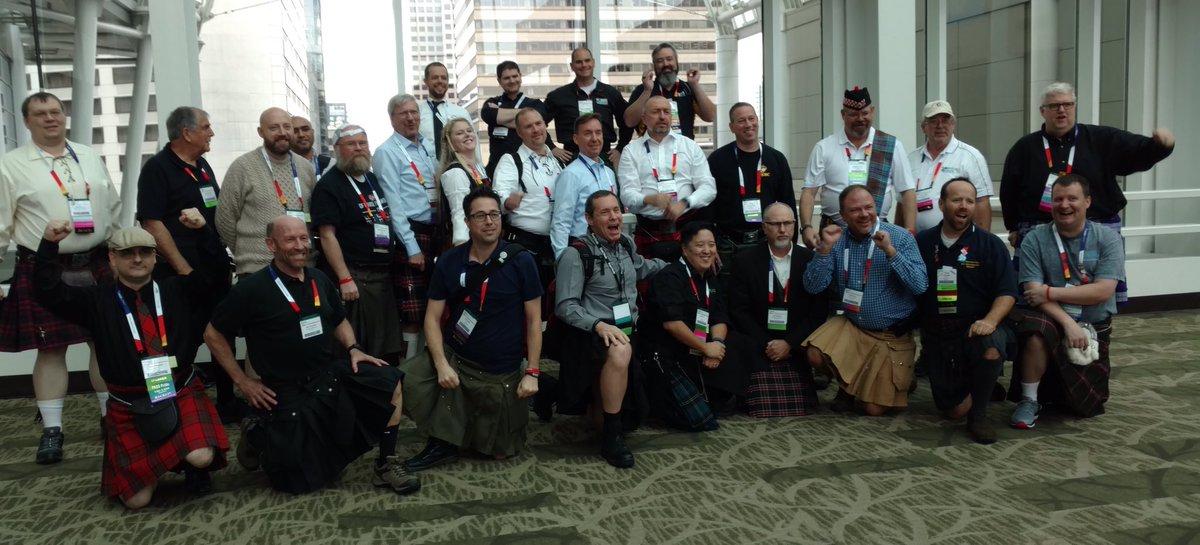 aspiringgeek's tweet image. The finest collection of pasty limbs on the Northleft Coast—yours truly front-&-center #sqlkilt #SQLSummit @sqlpass @SanDiskDataCtr