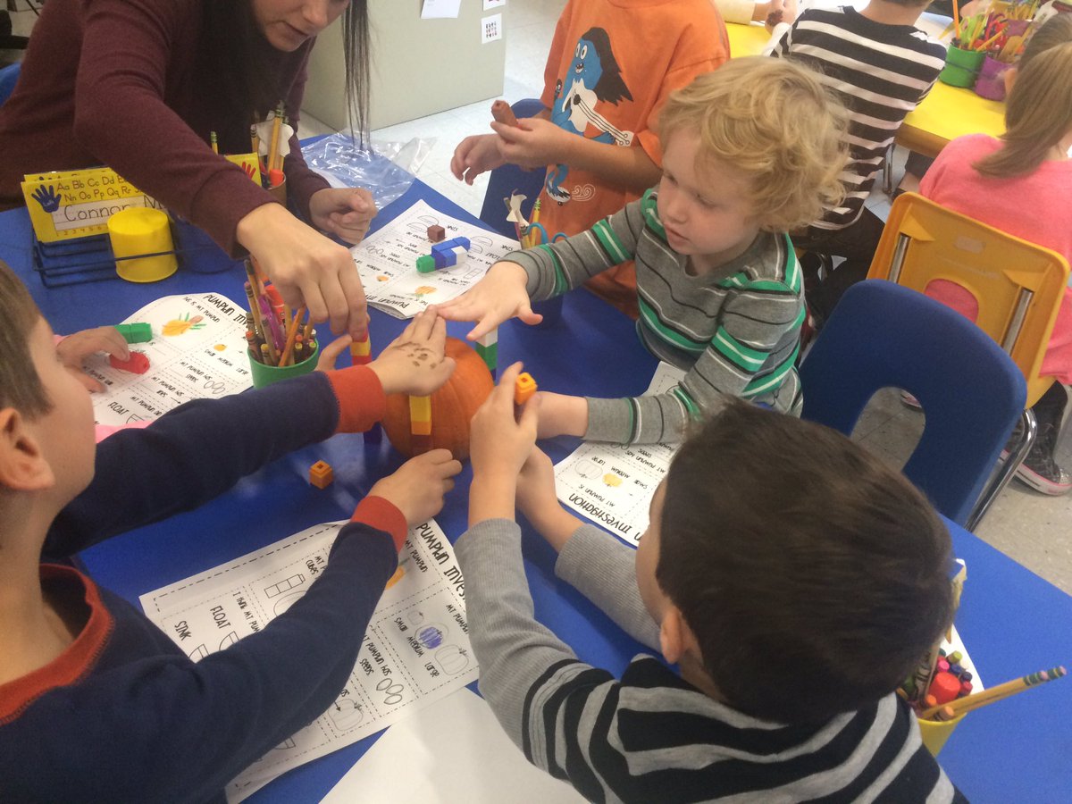 Mrs_Danziger's tweet photo. Kindergarteners exploring pumpkins during a science lesson. @wantaghel https://t.co/JhyNT2PFub
