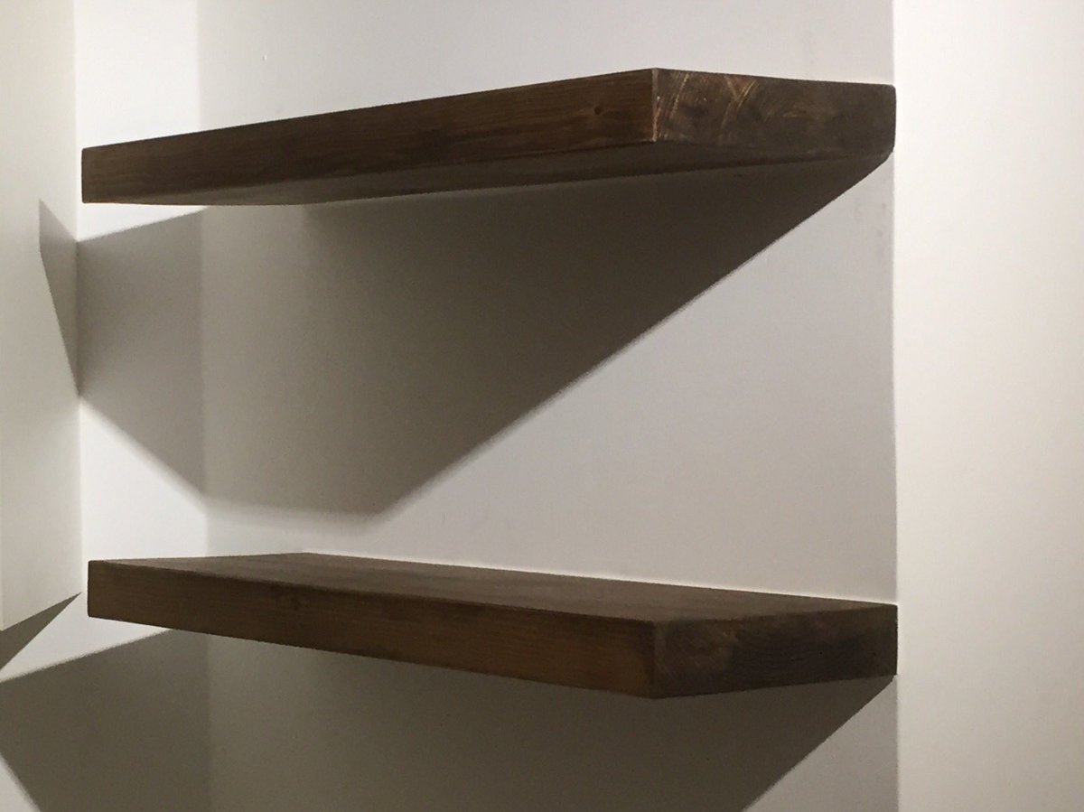 EriamServices's tweet photo. Chunky Floating Shelves added to Kitchen #ExtraStorage #EriamServices #Bourne #MediumOak https://t.co/3lMCTpNCjz