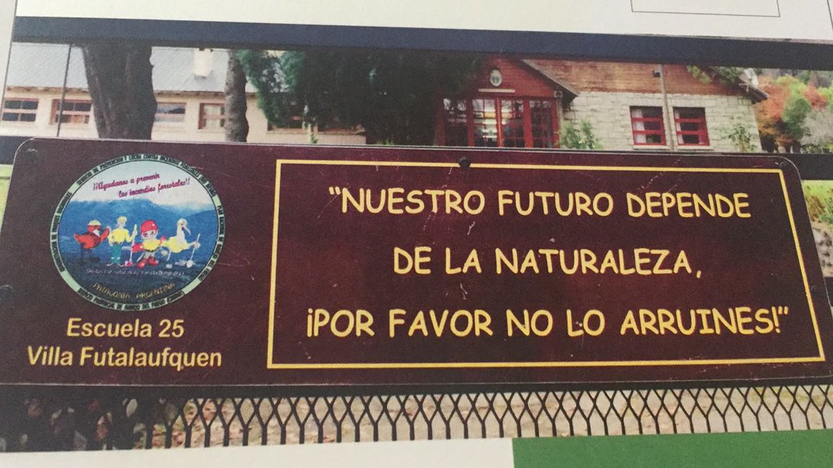 Soledad_Acunia's tweet photo. Hoy en el @CFEducacion los ministros con los chicos de la escuela N°25 de Esquel ayudamos en la reforestación del bosque dañado por el fuego https://t.co/KfjIZ3Y0Lr