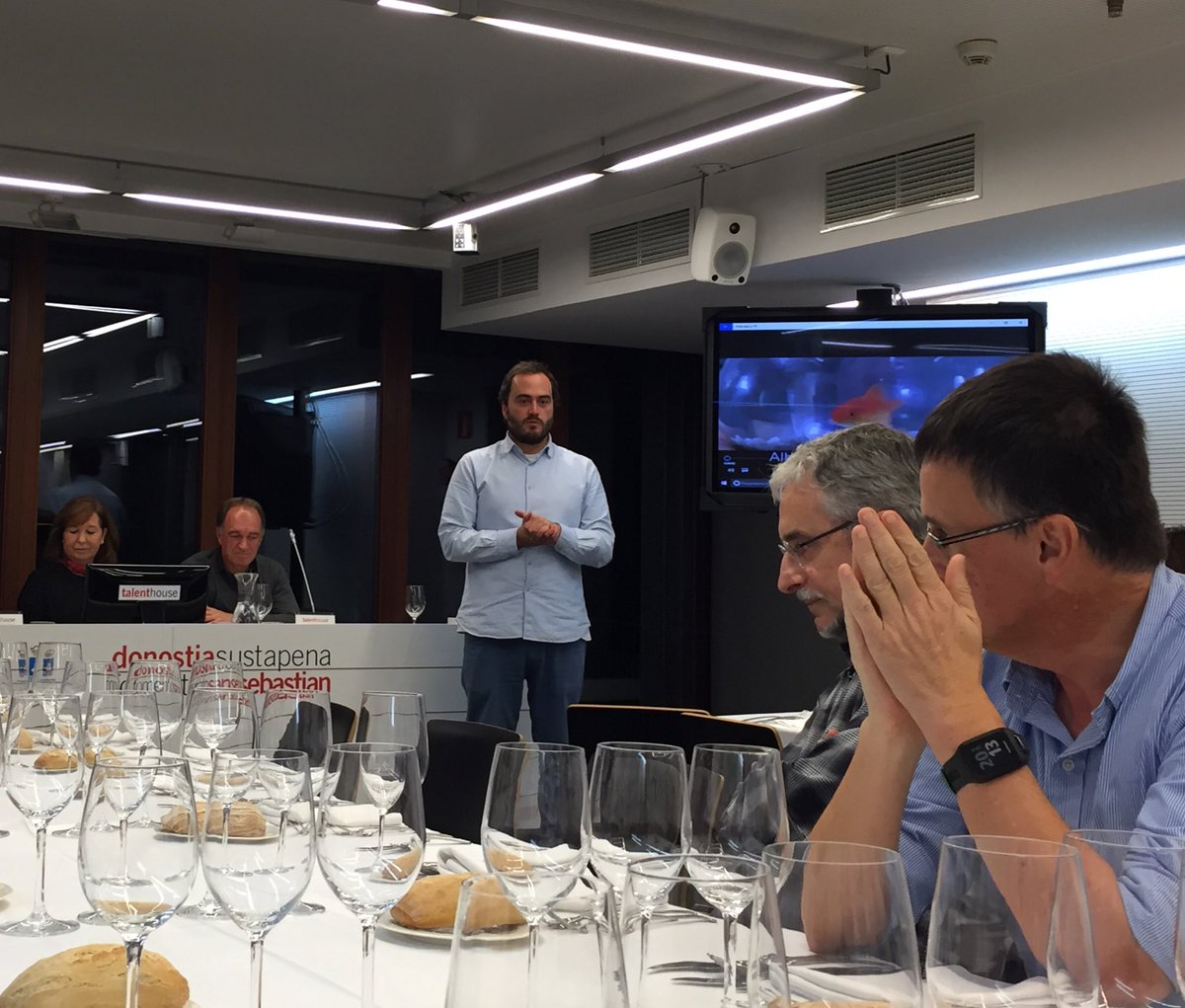 Combination &amp; balance of talent; one of these #donostia talents is <a href="/condedelamaza/">Fecundino Petit-de-Merville</a> great moderator &amp; forward thinker <a href="/PintxosBlogs/">Pintxos&Blogs</a> #weekinn