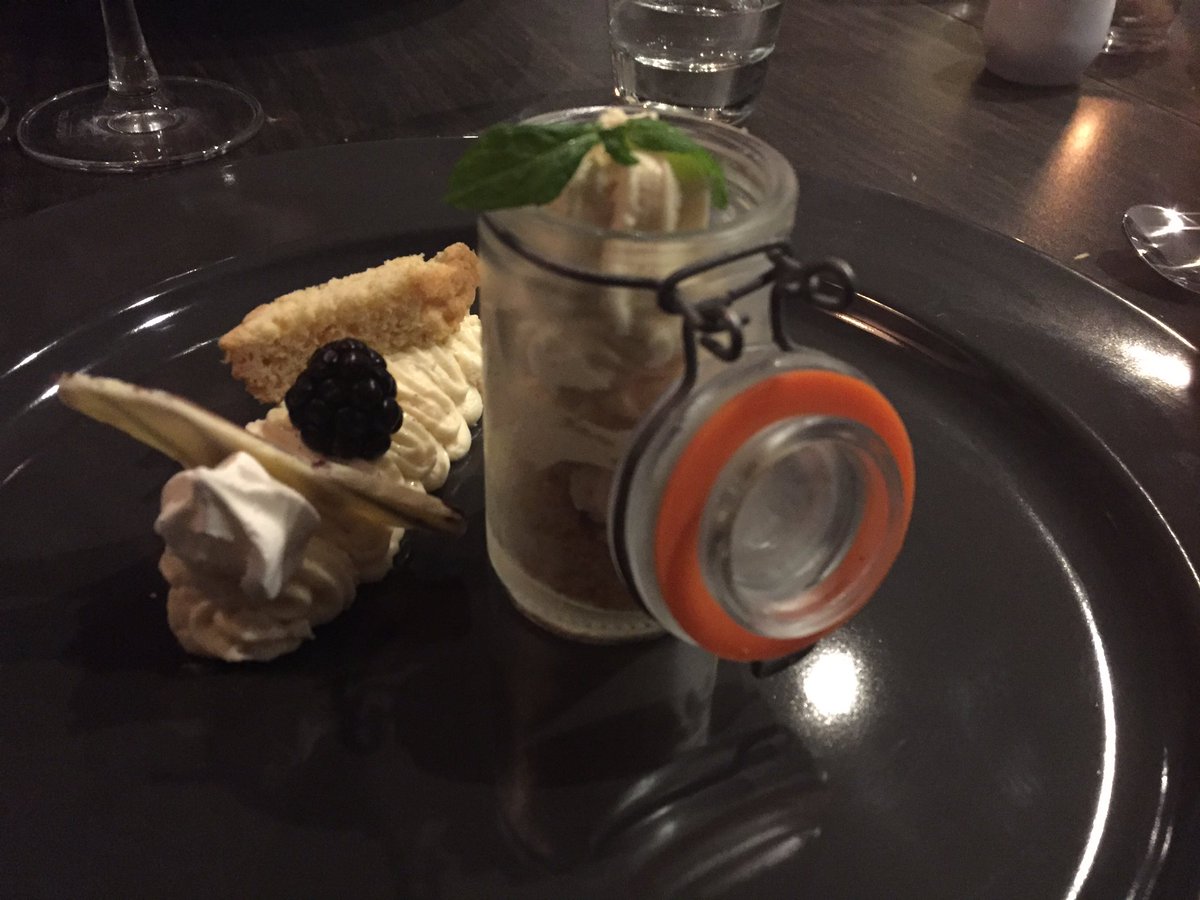 NaasBall's tweet image. Time to open the belt @CandiedWalnut1 @Irishbiltong @haynestownmeats @onenewrow @HaydensBar @mccormacksbar