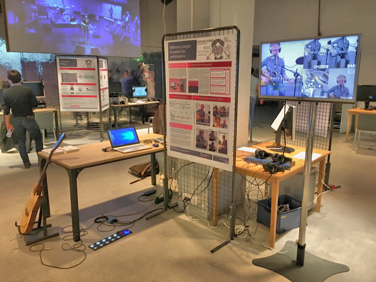 Marchinofficial's tweet image. My demo at #intensivescience event before people arrived. #reflexivelooper