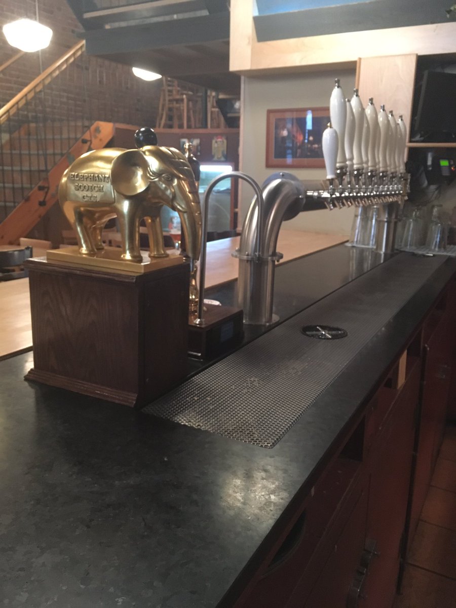 Un bar neuf <a href="/amereaboire/">L'amère à boire</a> .