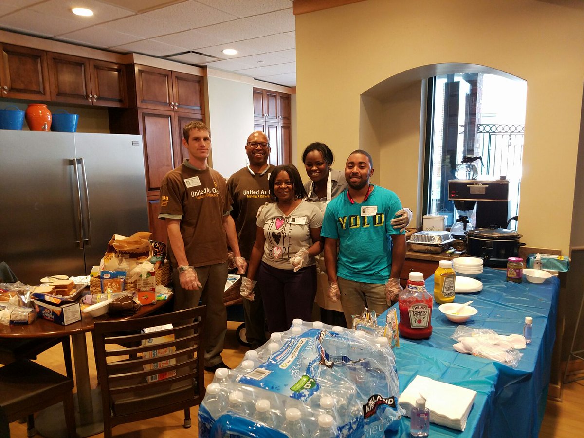 Some N2N hour with family and UPSers @ children Mercy's. #Neighbours#giveback <a href="/HamiltonTerrel1/">Hamilton Terrell Jr.</a>
