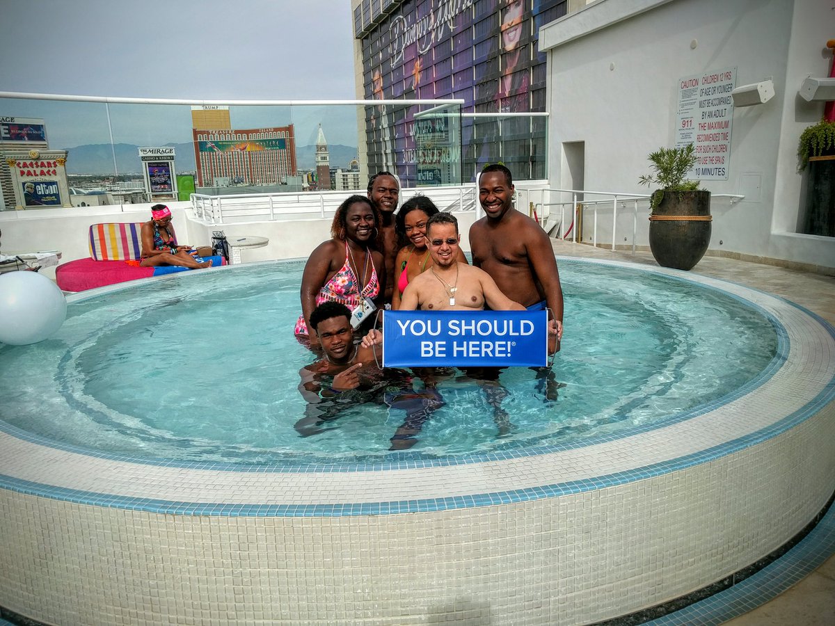MachoIMBookings's tweet photo. We balling at the VIP Pool Party #PlayDTLocal https://t.co/krARzWMx6D