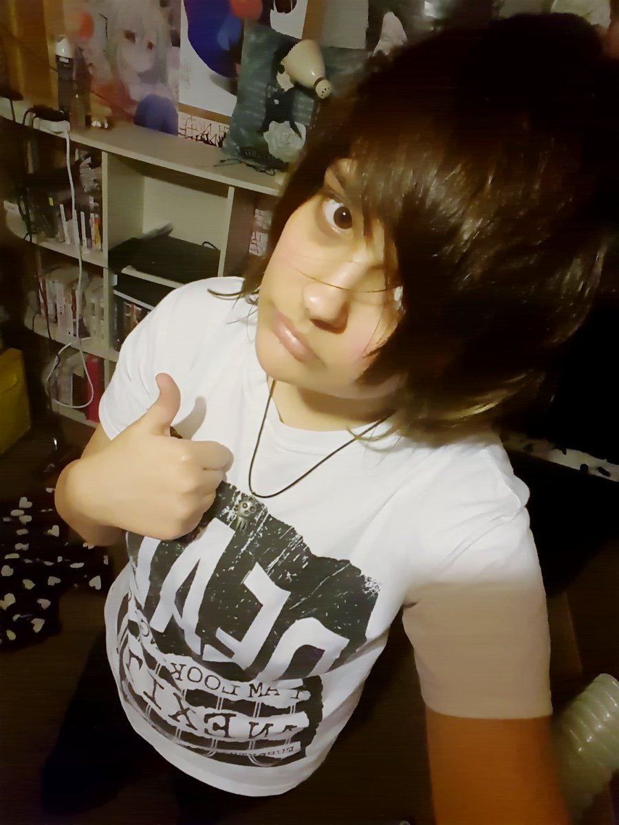 Found a folder of really old pics oh dear.

Also made a new personal account @.GrunkleSanchez 
Like if you would like me to follow u :P