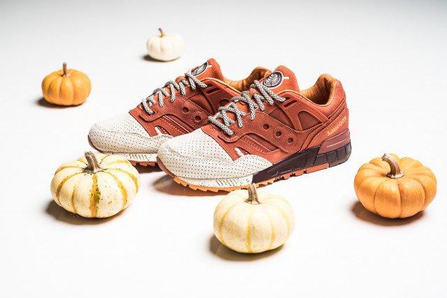 Releasing in 15 minutes! Saucony Grid SD 'Pumpkin Spice' TGWO:bit.ly/2fkkN1p SB:bit.ly/2eVew9s AF:bit.ly/2eAwks5