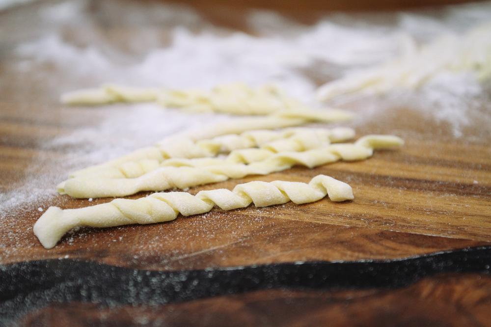 Dirty Work: Mastering handmade pasta with @facesausage of <a href="/pasqualejones/">Pasquale Jones</a>: bit.ly/2eS3pP1