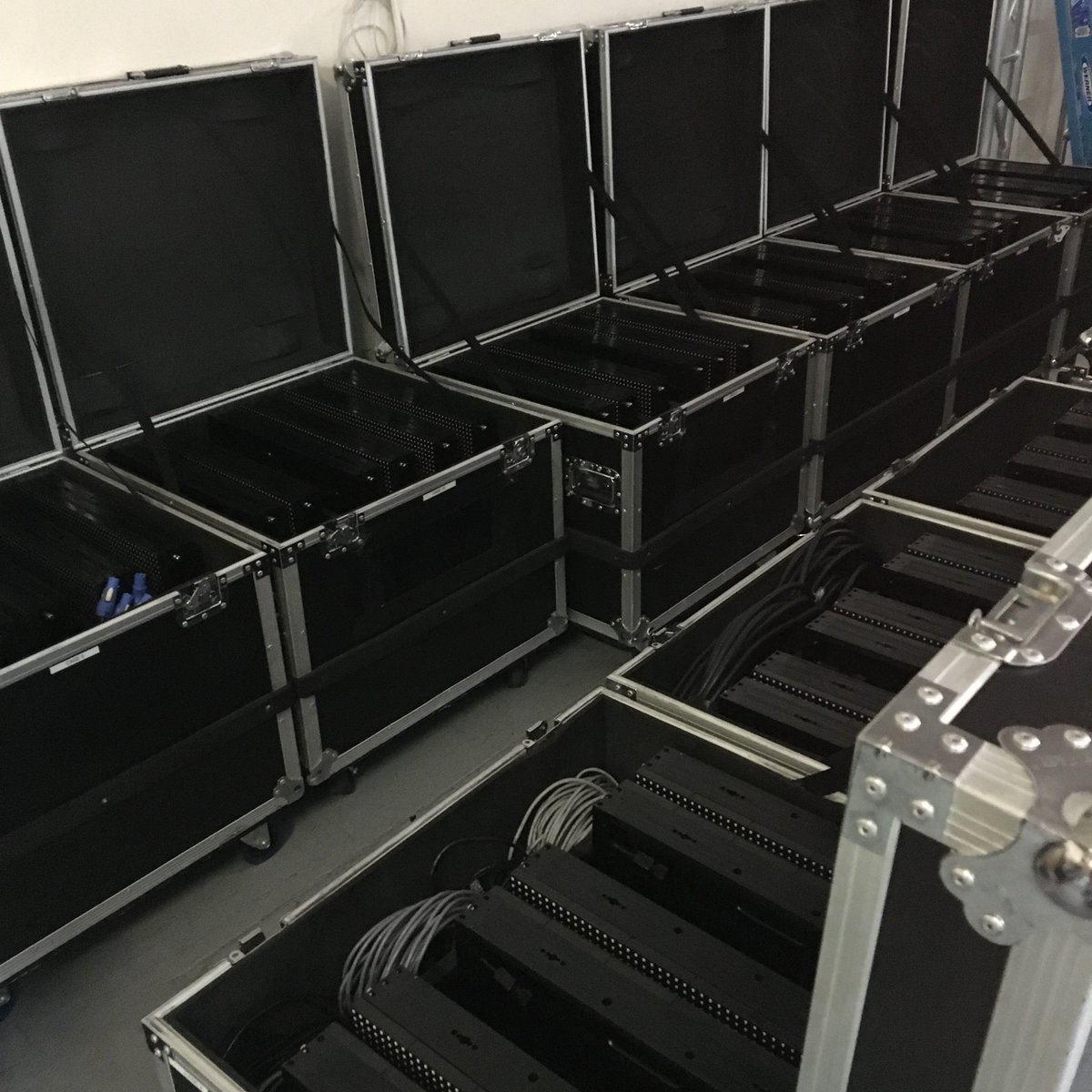 FinalSourceLV's tweet image. Getting ready for the weekend! #Eventprofs #LED #Production #Halloween16