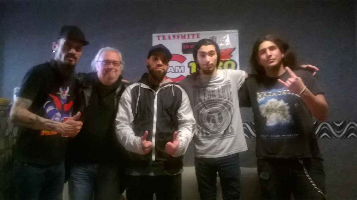 lopezvelascook's tweet image. Video de #RompiendoCadenas por @amcreativa con Lucas de #Morthifera, y Luigi y Johnny de @apercup como invitados
ustream.tv/recorded/92492…