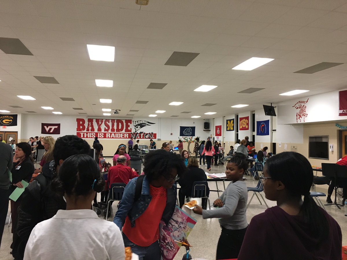 MsPeeJay's tweet photo. Literacy Family Night at Bayside MS with Bayside 6. Great discussions about literacy &amp; so much more! #vbcpsliteracy https://t.co/HfhV4mckqM