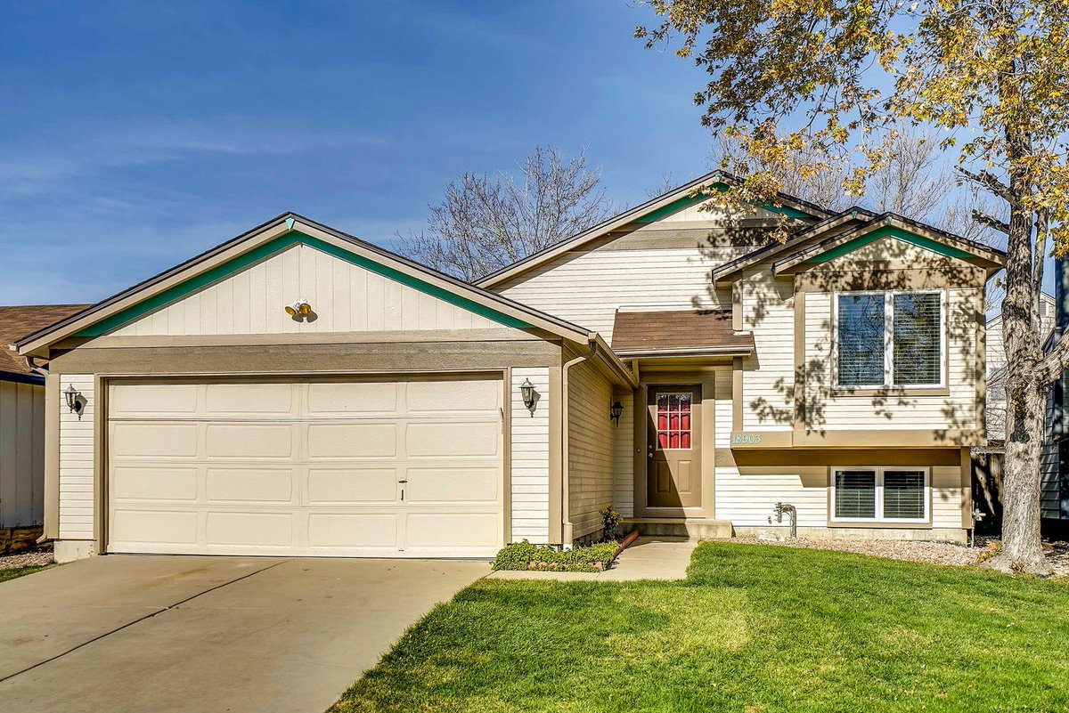 LymanHomesCO's tweet photo. New listing hit the market this morning - opportunity for anyone looking to get into Tower Green at a great price!

https://t.co/FG6zZXPp18 https://t.co/izNJFPvLok