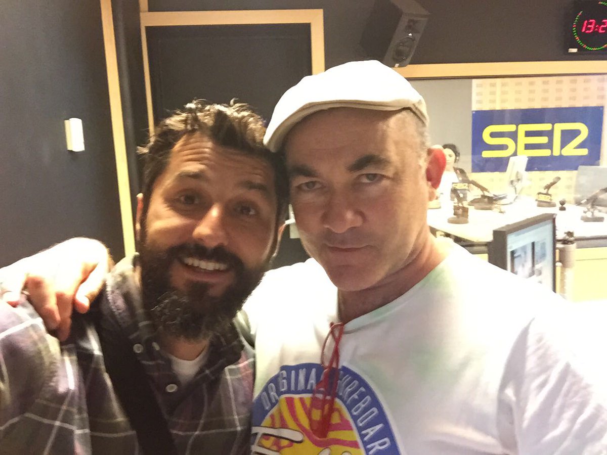 Ahora mismo en <a href="/SERmallorca/">SERmallorca</a> el gran Pep Noguera entrevista al director de #LaLaveDalí David Fernández 🔊 goo.gl/KIOGs0