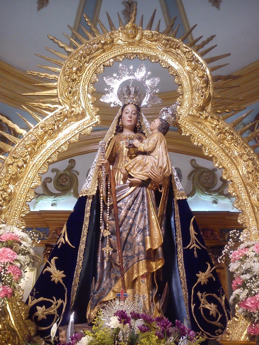 Mañana el camarin de la Virgen del Alcázar, Excelsa Patrona de Baeza, estará abierto de 10;30 a 14h y de 16;30 a 19,30h #BESAPIÉSMAGNO