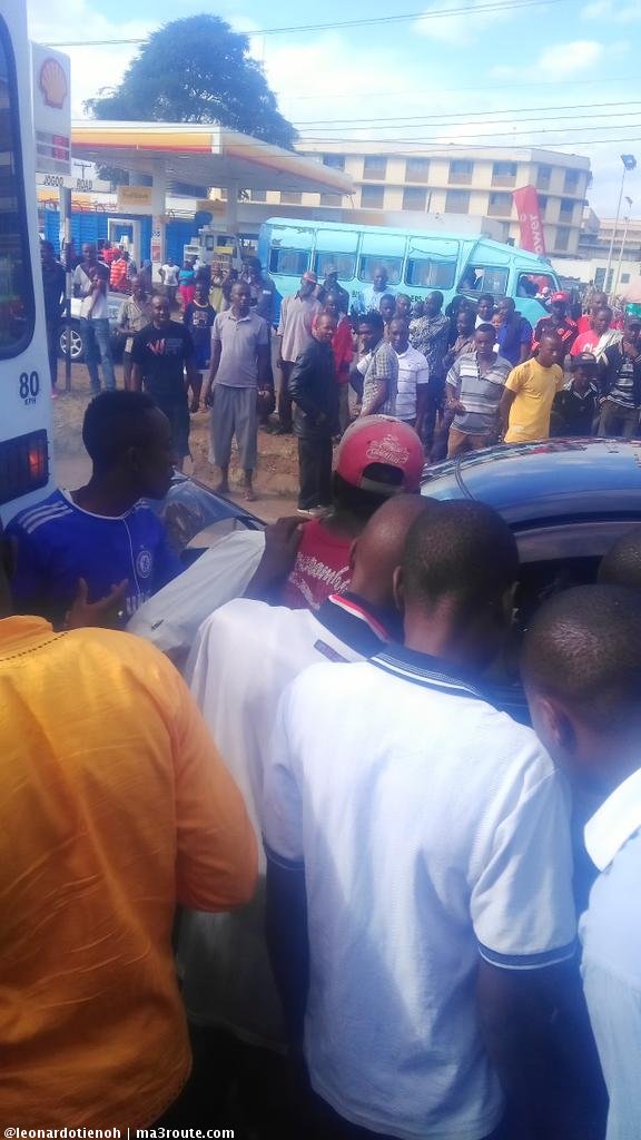 Ma3Route's tweet image. 15:55 Approach with caution: Accident along #JogooRd involving #Embassava NAD personal car   via @leonardotienoh