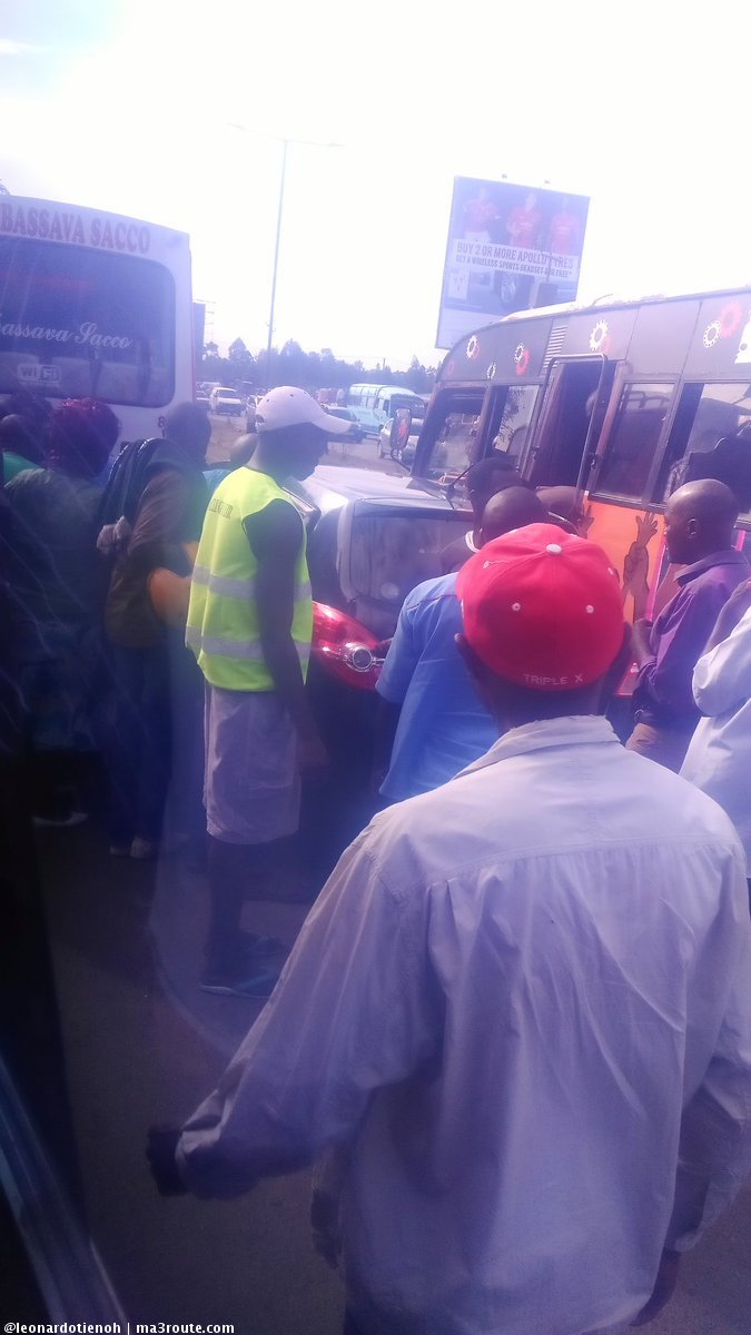 Ma3Route's tweet image. 15:55 Approach with caution: Accident along #JogooRd involving #Embassava NAD personal car   via @leonardotienoh