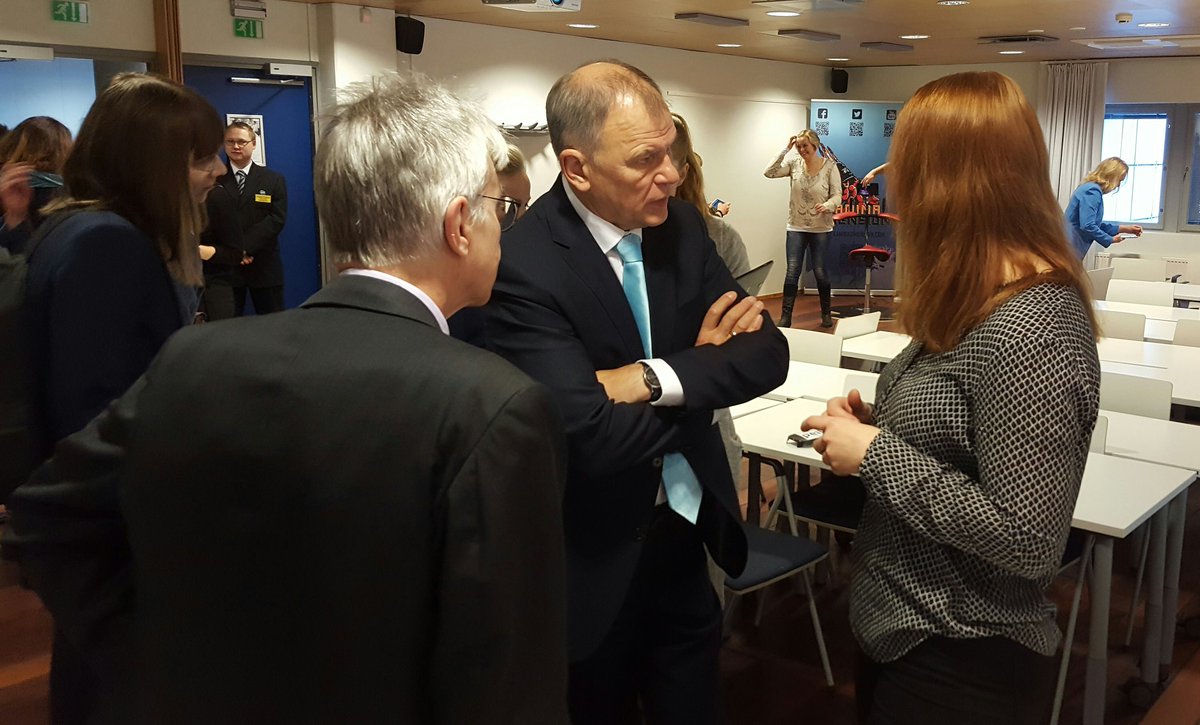 #LeenaKorhonen neuron.fi sharing #telerehabilitation #gamification experiences w/ <a href="/V_Andriukaitis/">Vytenis Andriukaitis</a> and <a href="/tapani_piha/">Tapani Piha</a> <a href="/kuopioinno/">Kuopio Innovation</a>