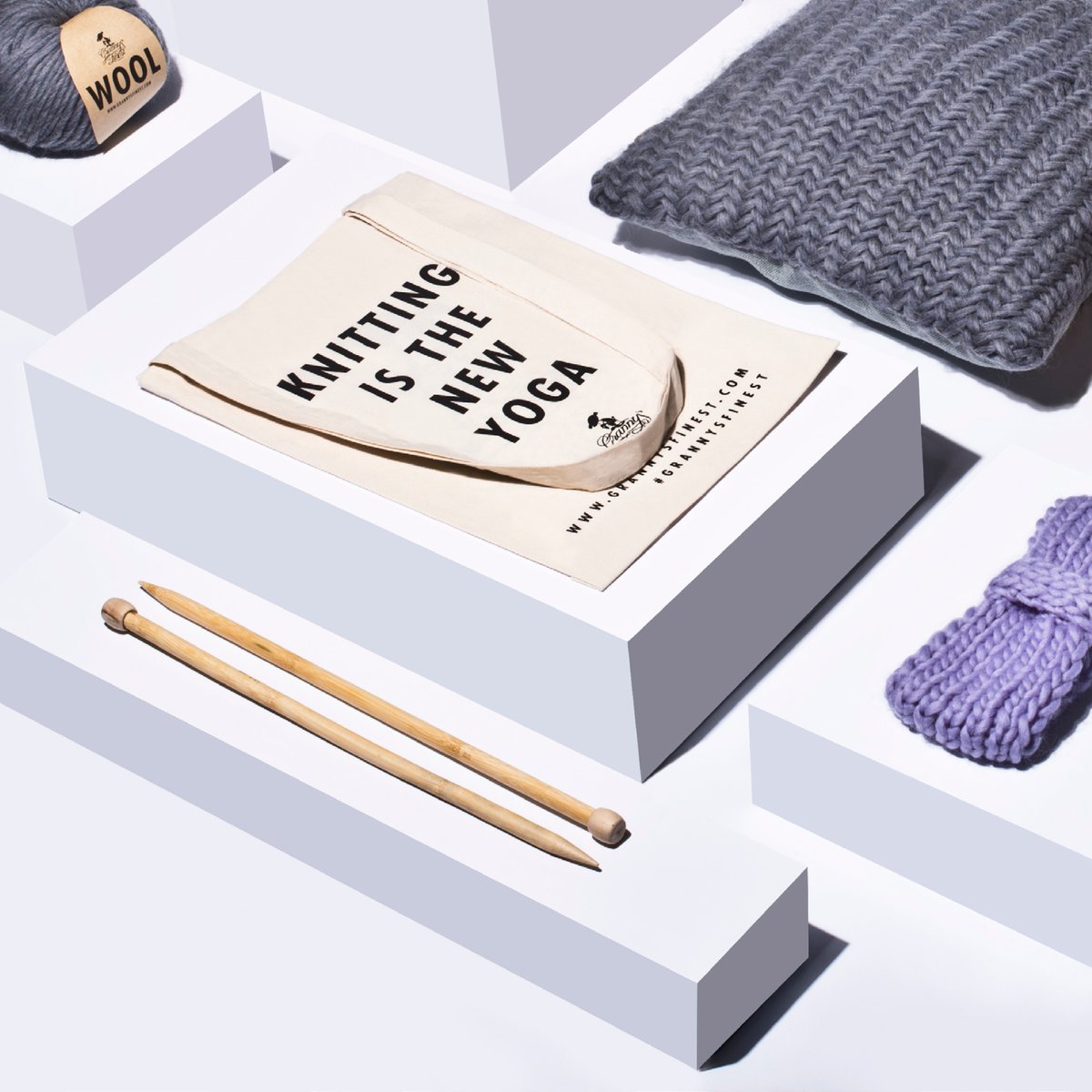 Van gebreide kussens tot sokken, de meest (hart)verwarmende sint of kerst cadeaus vind je dit jaar in onze webshop grannysfinest.com/cadeau.html