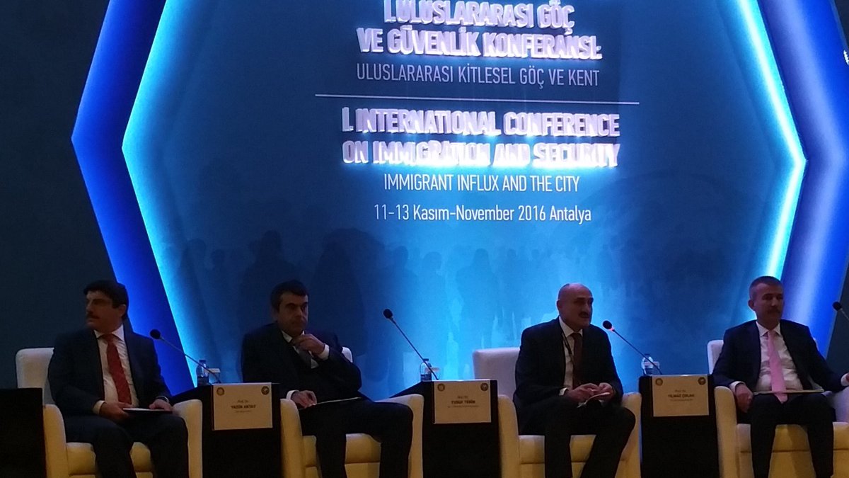 Uluslararası Göç ve Güvenlik Konferansı'nda "Kitlesel Göçün İnsani Boyutu" tartışılıyor. <a href="/06melihgokcek/">İbrahim Melih Gökçek</a>  <a href="/asimbalci/">Prof. Dr. Asım Balcı</a>