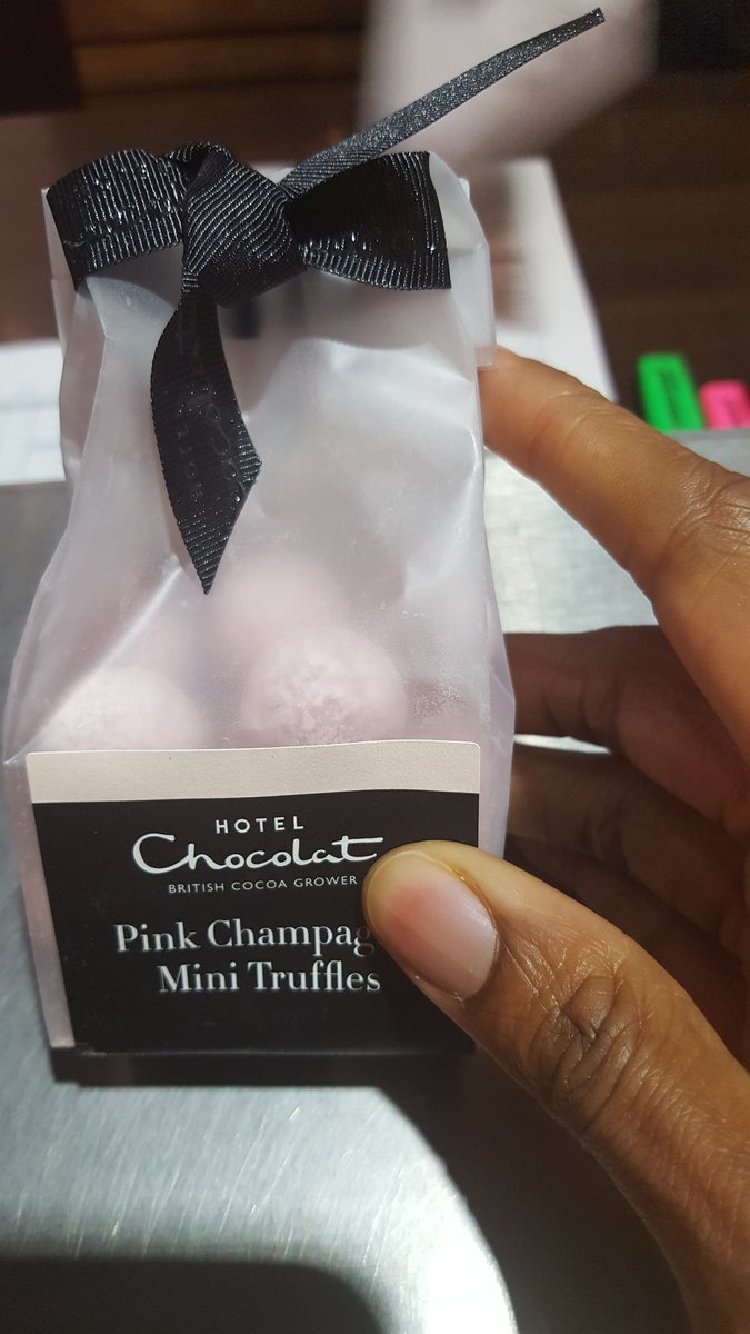 Hands up if you love <a href="/HotelChocolat/">Hotel Chocolat</a> the perfect gift for every occassion always like to spoil my favourites with these 😊<a href="/mediabeast/">Dan Backus</a>