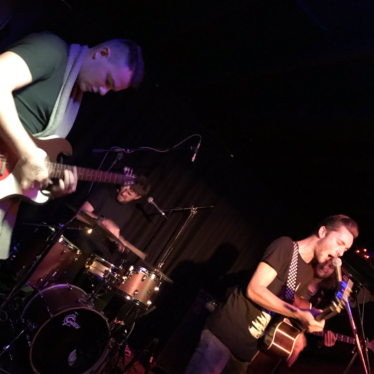therealdavewest's tweet photo. Superb gig from @tombrightmusic @JODRood @FredClaridge #freddiedraper tearing up @ServantJazz with some filthy #gritpop last night https://t.co/Jmzs3gKleB