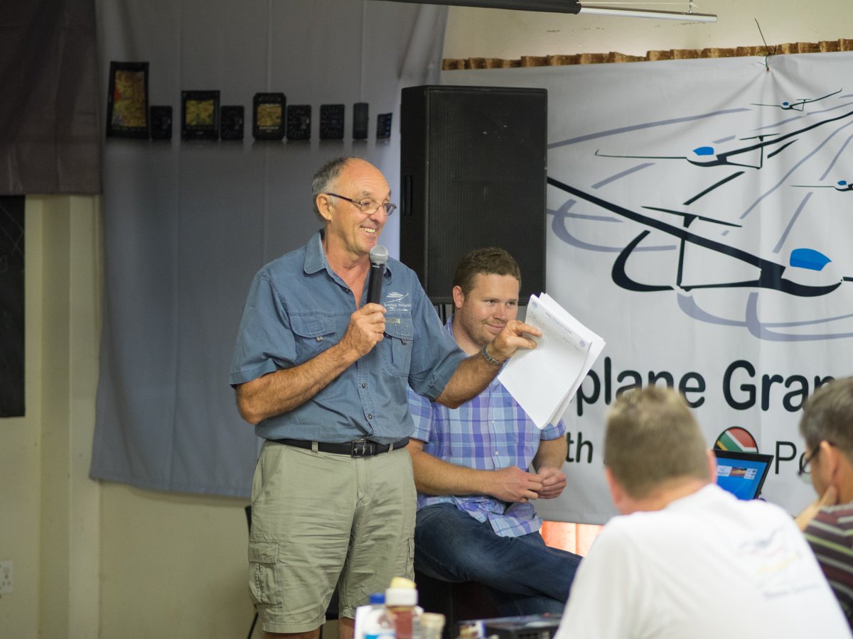 faisgp's tweet photo. #faisgp #fsgp2016 #day6 Briefing postponed to 12:15 local time. Pilots heading to hangars preparing sailplanes. Blue sky over us. Wait & see https://t.co/PyeyvXqjyH