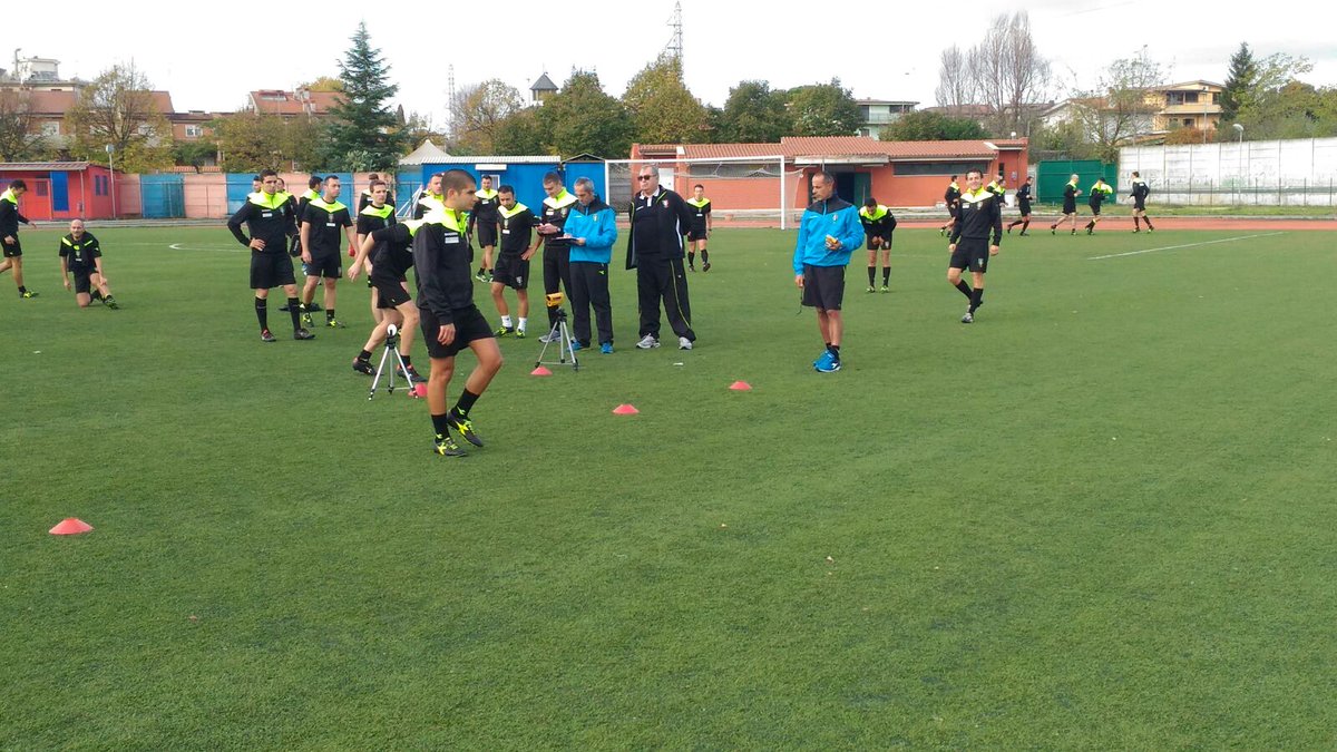 AIA_it's tweet photo. Mattinata di test atletici per gli #assistenti della #CanPro in #raduno a #Tivoli https://t.co/jTT06S6VRS