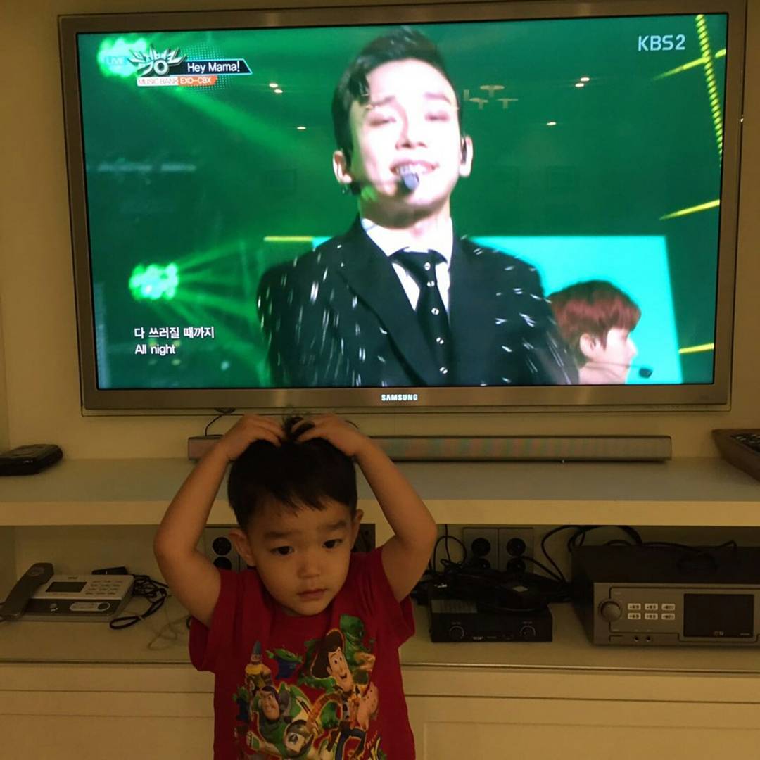ChanHomeTH's tweet photo. 161111 คุณ yoonj.lee อินสตาแกรม อัพเดท น้องโซอึลและน้องดาอึล ดูการแสดงของ EXO-CBX และคุณอาจงแด ในรายการเพลง Music Bank วันนี้ค่ะ ♡ https://t.co/rJhWZAZBYQ