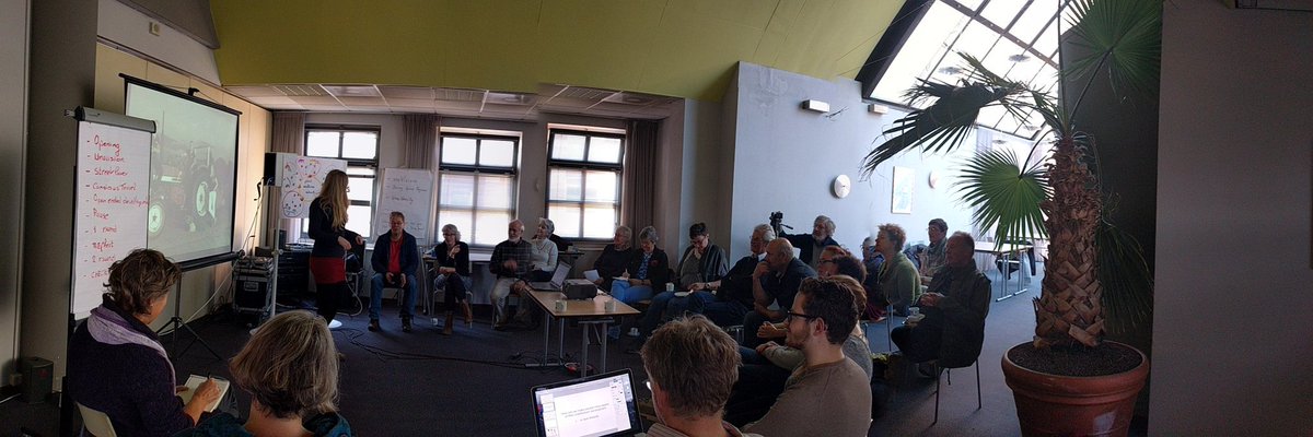 UrsulaAppolt's tweet photo. UnaVision on #letsgr 4 topics in presentation #nieuwscafé https://t.co/Ki7ff94D1x