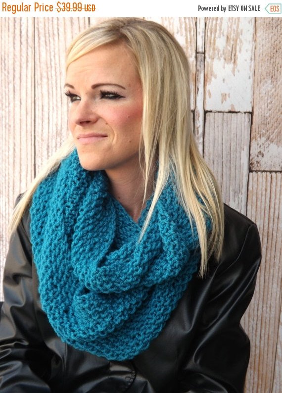 JTangledThreads's tweet image. Knit Infinity Cowl - Jade Infinity Scarf - Long Infinity Sca… tuppu.net/9c2edfa0 #JensTangledThreads #WarmScarf