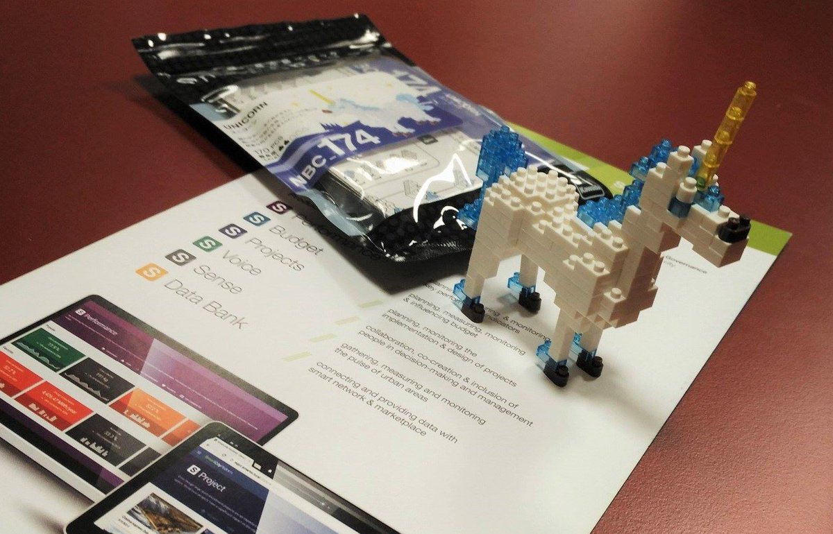 Flying in directly from Paris. The one and only #unicorn! Are people from Paris trying to tell us something? ;) #Parissmartcity #fridaygift