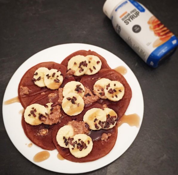 Myprotein's tweet photo. Who doesn't love protein pancakes for breakfast?! 😍😍

What's your favourite topping? 🍓🍌🍯
Get yours: https://t.co/8wvOB9YkfS 

[@fitspau] https://t.co/bTNwTyGlkH