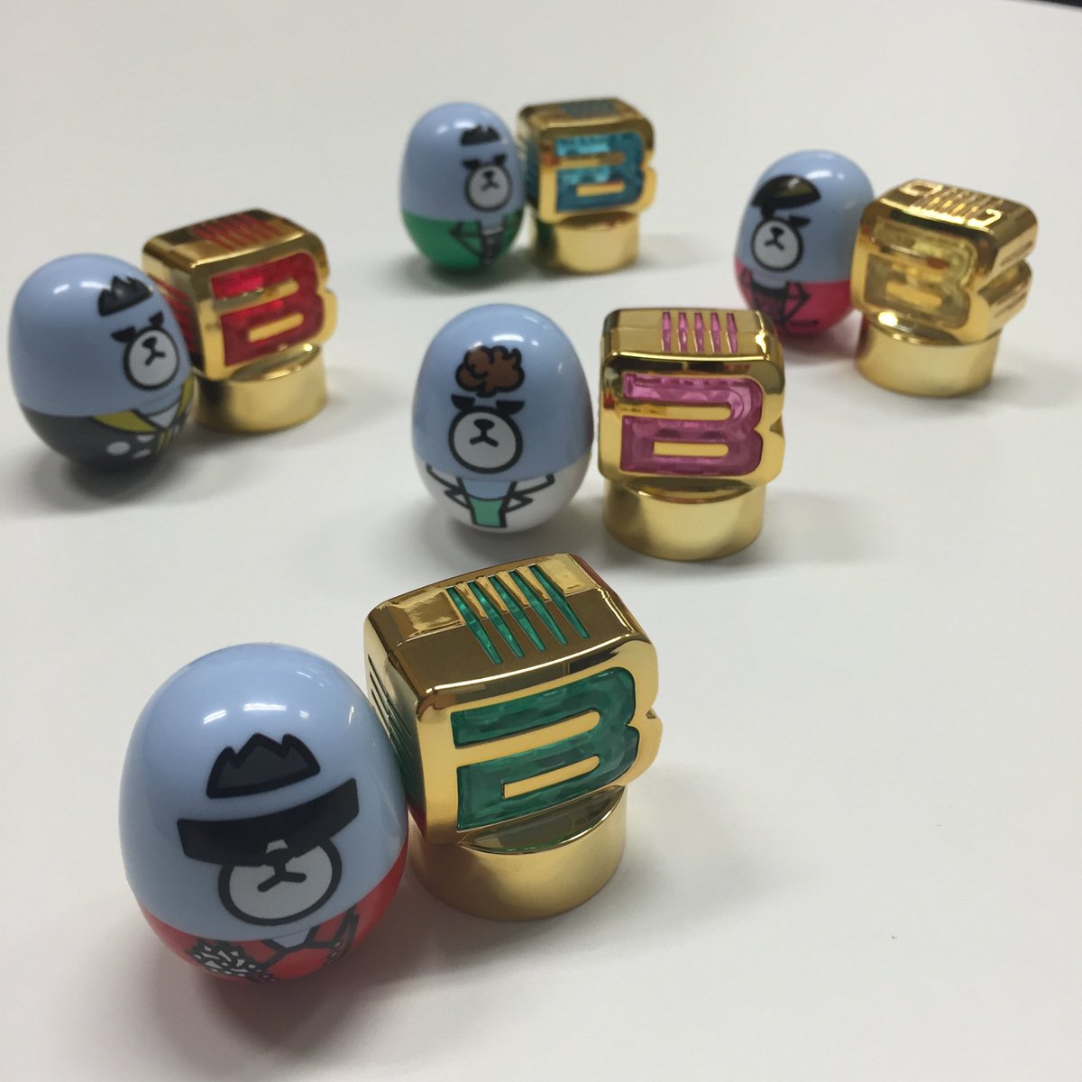 Yg Japan Official Bigbang グッズのご紹介 ゆらゆら揺れて起き上がる Krunkの起き上がりこぼし 背丈はフラッシュリングのトップ部分くらいなので コンパクトでかわいいサイズですよ T Co Ex6i7ssvva