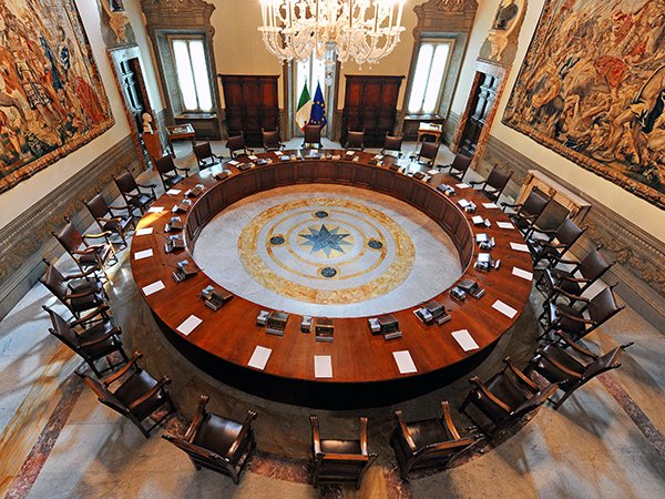 IPR_Marketing's tweet photo. #Sondaggio #IPRMarketing per la #Repubblica: nessun #ministro del #governo perde la #fiducia!

https://t.co/6wbf95Fwod https://t.co/spOfl9xhTT