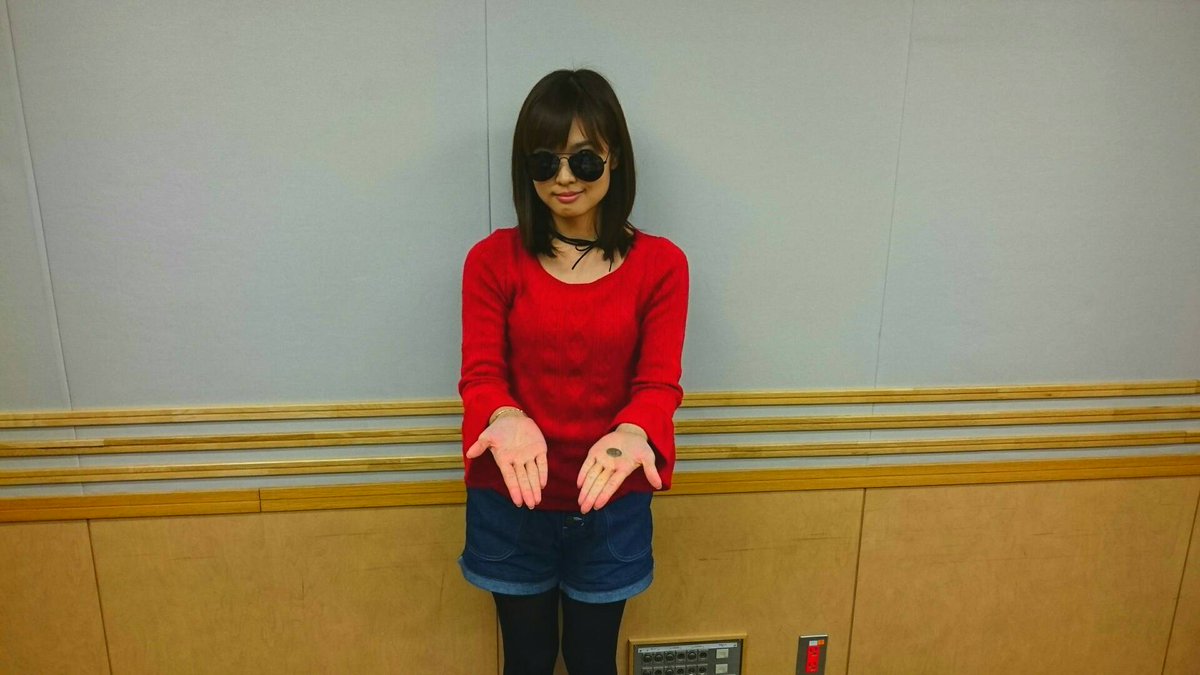 渕上舞のとりあえずまぁ 話だけでも Twitterissa そこのお兄さん お姉さん 21時半からは 渕上舞のとりま です 今日は色々お知らせがあります が 放送までに 香り に関するメールを送るというのもまた一興ですよ 正直かなり 横並びで簡単に順位が