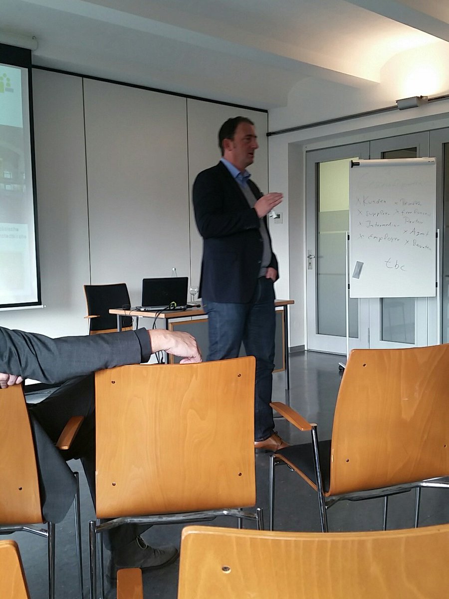 Ist jemand fachlich nicht fit, kann man das covern. Bei verhaltensbezogenen Defiziten, hat man ein Riesenproblem. #medialawcamp #Compliance