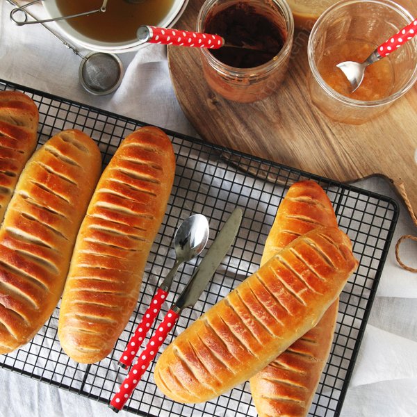 lemiammiamblog's tweet photo. ENJOY ➡ La #recette des baguettes viennoises by #Kayser (@laroussecuisine) est en ligne 💛 https://t.co/Pkt5DSLUxJ 💛 #cuisine #boulangerie https://t.co/BPc6yaVSur