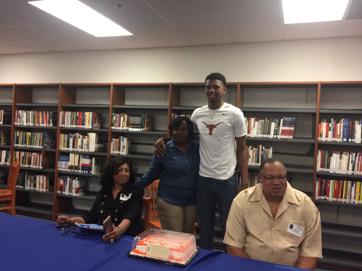 CONGRATULATIONS to our very own Royce Hamm #HookEm 🤘🏽🔶 @R0v_ce1