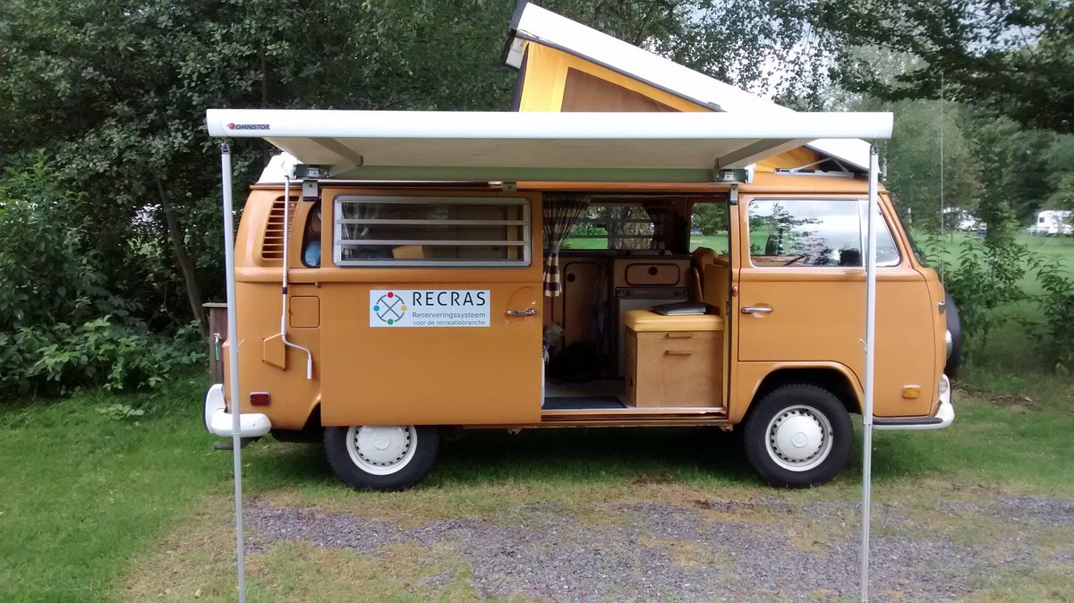 Sinds september kijken de mannen van @RecrasNL uit over de centrale hal van de Mediacentrale. Wat ze daar doen? mediacentrale.com/blog/recras-pr…