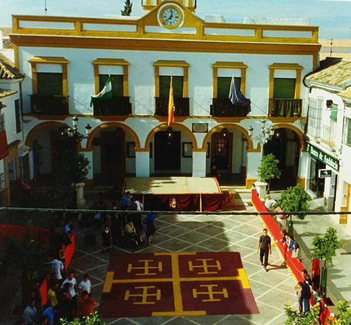 GrupoJovenN's tweet photo. Hoy, 9 de noviembre, se cumplen 14 años que @Ayto_P_Cazalla impuso la Medalla de Oro de la Villa de La Puebla a Ntro. Padre Jesús Nazareno. https://t.co/0IQ5nvSOAQ