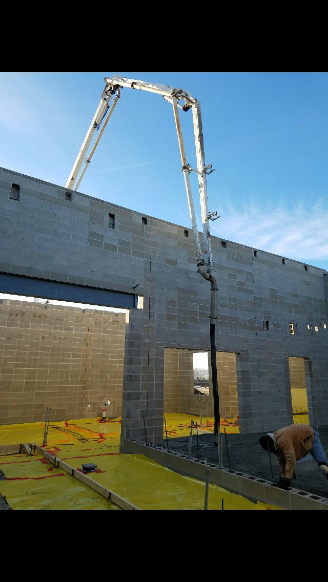 What a beautiful Fall we've enjoyed here in Iowa. Pouring another section of floor at the new Dallas Center Grimes school! 👍☀️