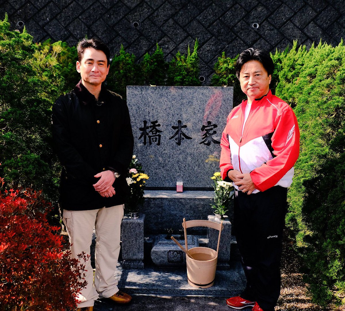 そして片岡市長と橋本龍太郎さんの御墓参り。龍さんのお墓は東京、岡山、ヒマラヤと三ヶ所に分骨されています。毎年、その三ヶ所にお参りしているのは僕