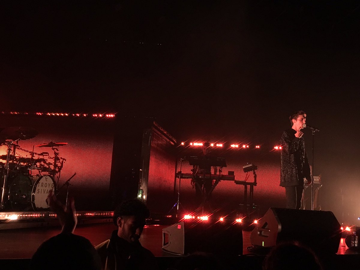 kindageorgia's tweet photo. One of the best concerts I've ever been too. I'm so proud of him π¨π¦π³οΈβπ #troyeinTO @troyesivan https://t.co/9rwywdU8Ev