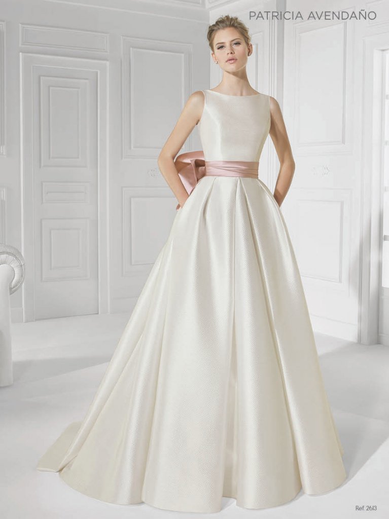 Los detalles en rosa es una de las tendencias en moda nupcial esta temporada.
patriciaavendano.com