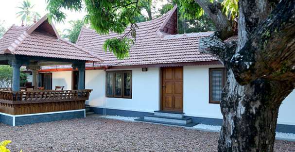 mathrubhumi's tweet photo. വീടിനു ചുറ്റും വയ്ക്കേണ്ട ഉത്തമ വൃക്ഷങ്ങളും… https://t.co/zDXNDyXMA1 #EnteVeedEverythingAboutHome #EnteVeed #VastuShasthram #മാതൃഭൂമി https://t.co/Jb6TtCCCBl