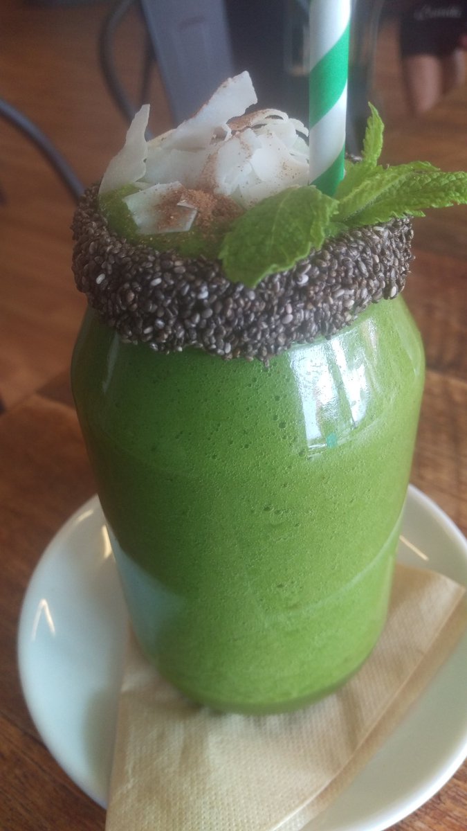 Optilife's tweet image. 10 people detoxing in Nov. 😋 had dem possible sale 4 next week. Lunch w new contact 4 networks. Then shock &amp;amp; awe! Motivating  @wilsonlunatv