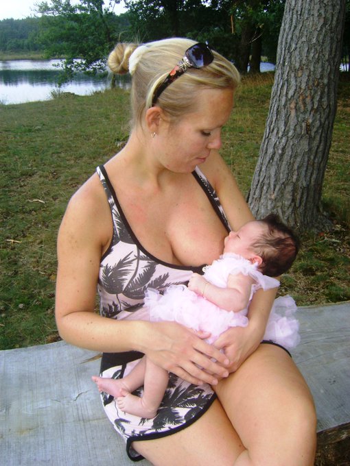 Ik heb bewust gekozen voor #borstvoeding is de beste start voor mijn kleine met als gevolg korte nachten<a href="/tag/borstvoeding"class="tags">#borstvoeding</a>