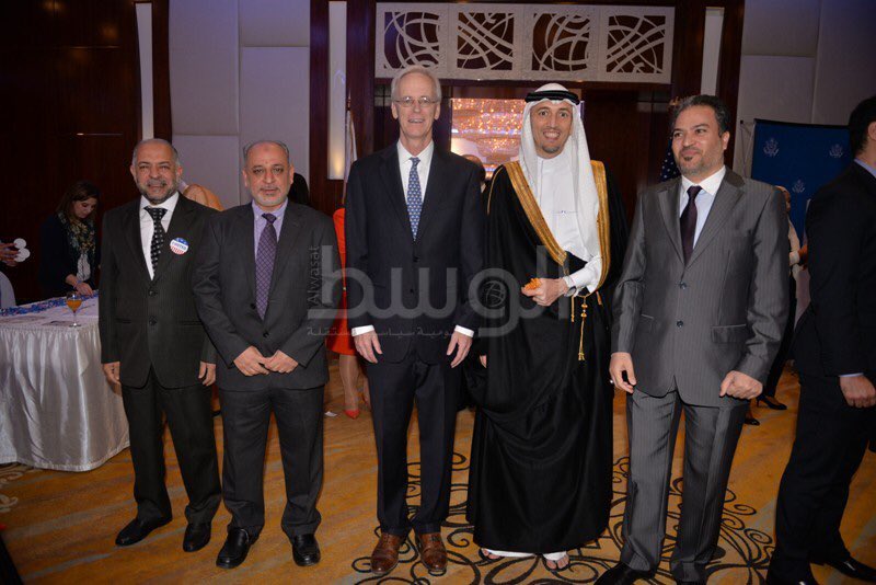 #البحرين_اليوم| بعد غياب طويل.. قيادات من "#الوفاق" تشارك في حفل للسفارة الأمريكية وسط مشاعر من "الصدمة" و"الاستياء"
bahrainalyoum.co.uk/?p=75899